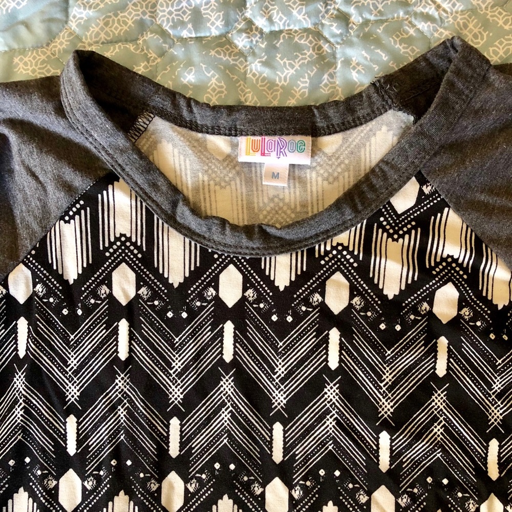 LuLaRoe Randy tee - Picture 2 of 2